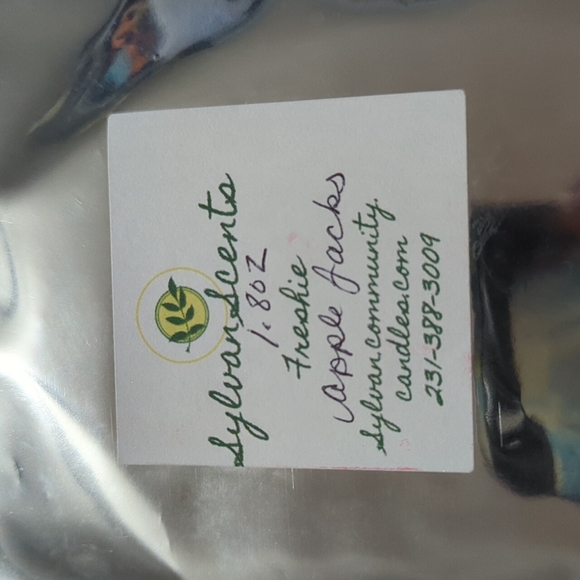 Apples and cinnamon car truck camper locker hamper closet air fresheners - Picture 6 of 10